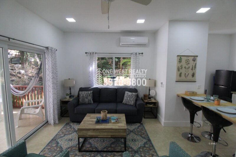 Condo B-6 at Jardines de Catalina, Roatán – A Modern Retreat