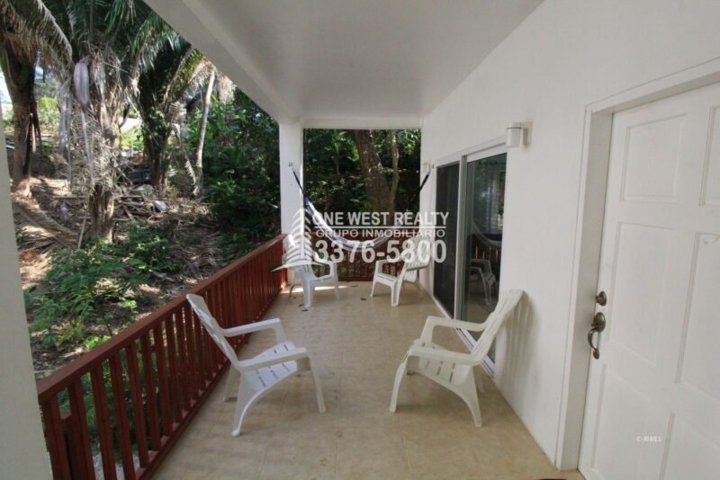 Condo B-6 at Jardines de Catalina, Roatán – A Modern Retreat