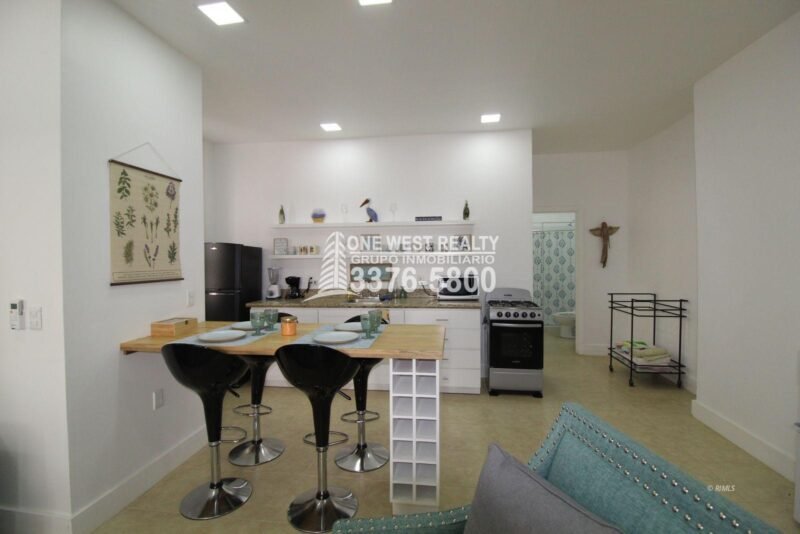 Condo B-6 at Jardines de Catalina, Roatán – A Modern Retreat