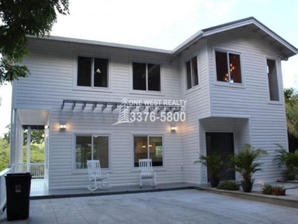 Luxury Living at Casa Blanca in Gibson Bight, Roatan