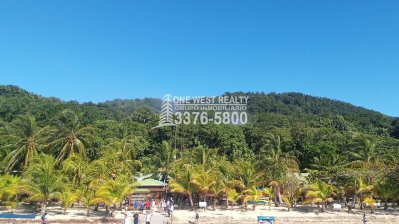 3.6 Acres of Prime Land for Sale in Cayos Cochinos, Islas de la Bahia