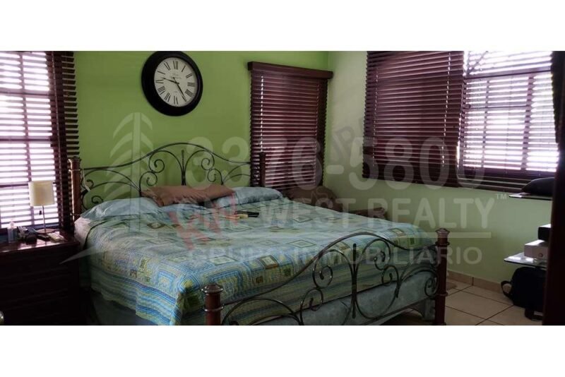 Spacious Home for Sale in Colonia Universidad, San Pedro Sula – Abundant Amenities