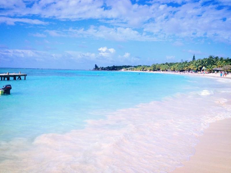 Bay Islands Honduras real estate surroundings